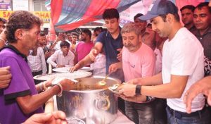 Gautam Gambhir launches a community kitchen