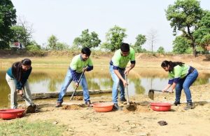Vedanta Aluminium employees volunteering for cleaning & reviving local water bodies (ponds)