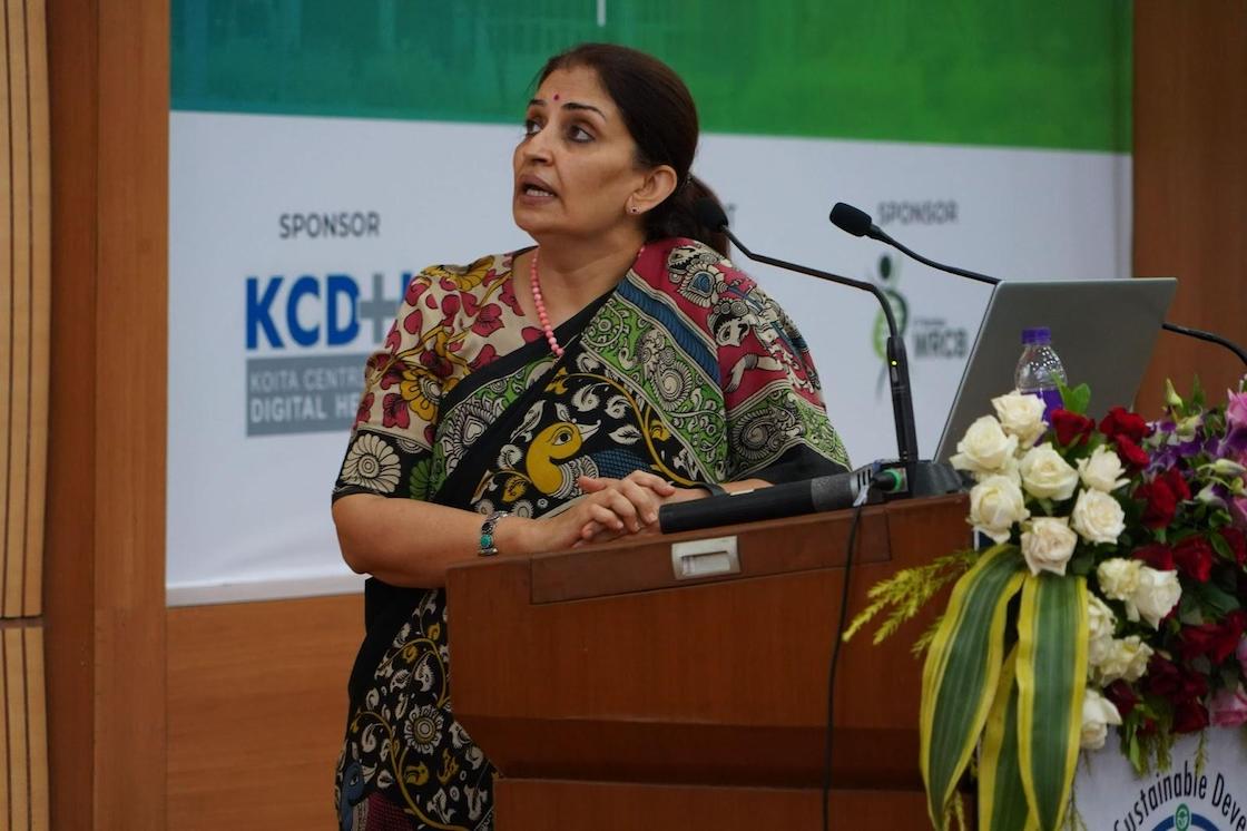 Ms. Saunik presenting her views during a panel discussion on 'Climate Change Mitigation through Technology and Innovation