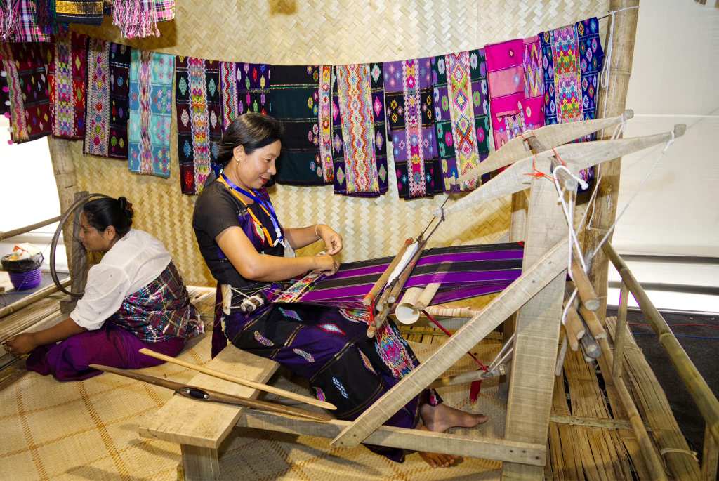 National Handloom Day 2023: Why choose handloom clothes - The CSR Journal