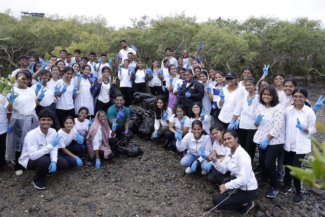 Beach clean up group picture