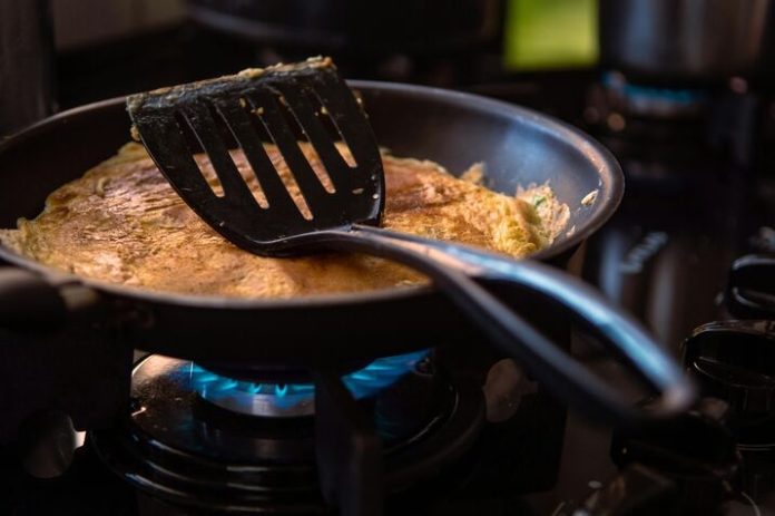 Are Non-Stick Pans Increasing Your Hospital Bills?