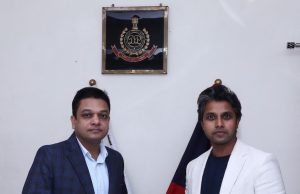 Shashank Jaiswal, DCP (Traffic, Headquarter), Delhi, receiving masks from Karthik Y, Chief Sales and Marketing, Page Industries