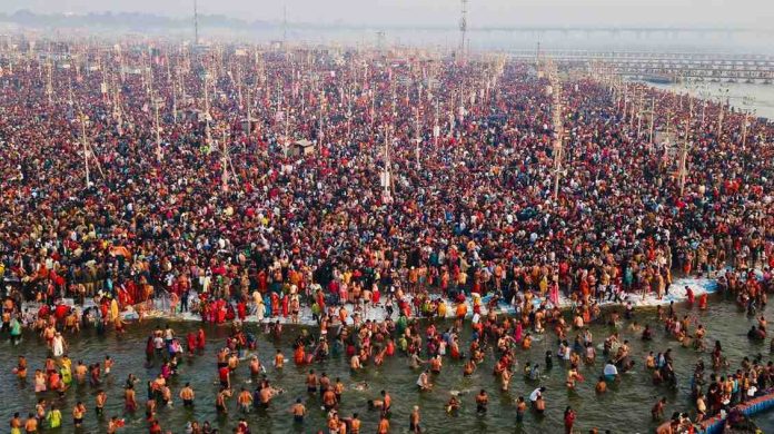 Select Mahakumbh Magh Purnima Snan जारी, वॉर रूम में सीएम योगी भी डटे Mahakumbh Magh Purnima Snan जारी, वॉर रूम में सीएम योगी भी डटे