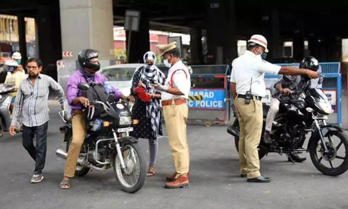Over 65 Lakh Traffic Violations, Rs 369 Crore in Pending Fines in Mumbai: RTI Report