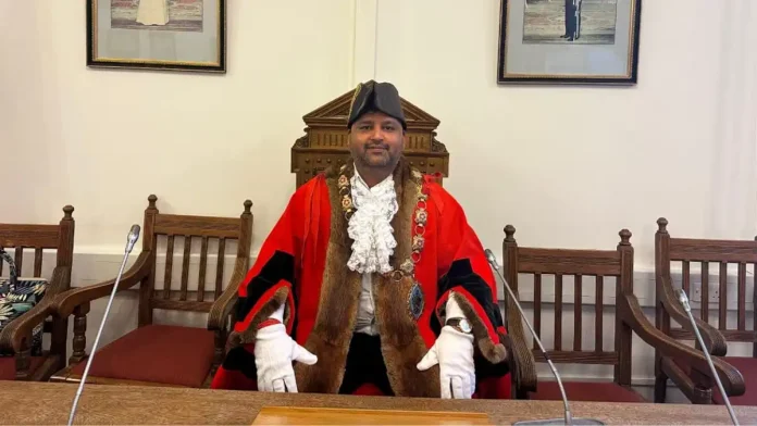 Mirzapur Farmer's son Rajkumar became Mayor Of Britain