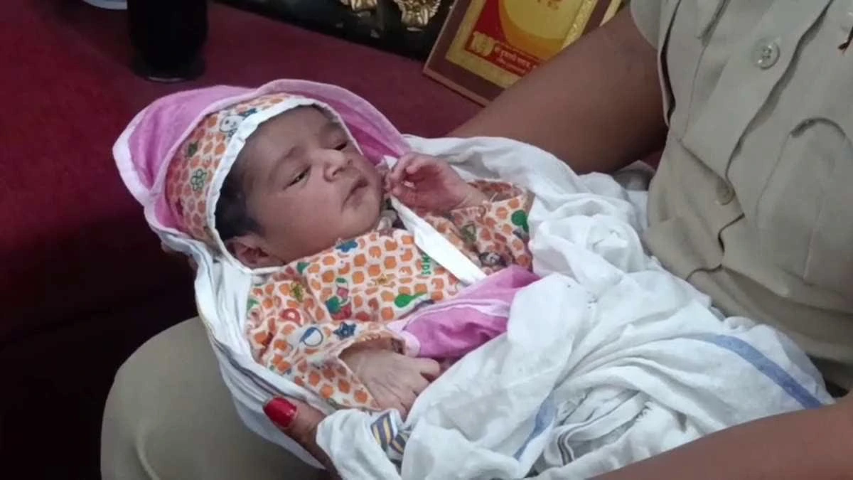 Newborn Abandoned Inside Indore Bus Newborn Abandoned Inside Indore Bus