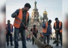 रूस की सड़कें बुहार रहे सॉफ्टवेयर इंजीनियर मुकेश मंडल- रूसी धरती पर प्रवासी भारतीयों का संघर्ष ! Indian Migrants Take Up Street Cleaning Jobs In Russia