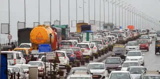 Mumbai Traffic Police Banned heavy vehicles In City From 1st February During Peak Hours