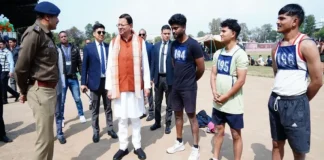 Uttarakhand CM with police constables undergoing training