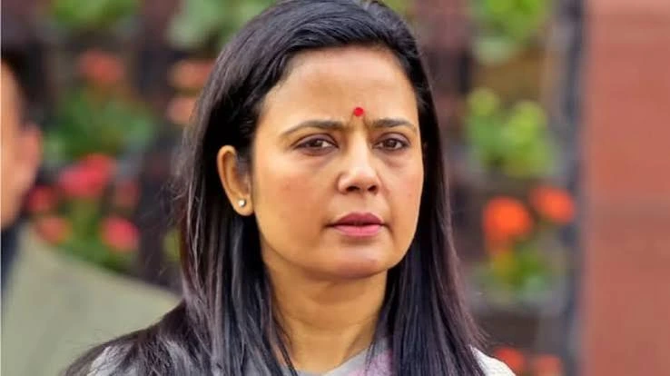 महुआ मोइत्रा का बड़ा हमला: खुद को आइने में देखकर बताएं, कितने दिन हैं आपके पास?