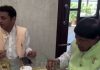 Navratri में चिकन पार्टी से घिरे सपा नेता, BJP ने कहा सनातन का अपमान
